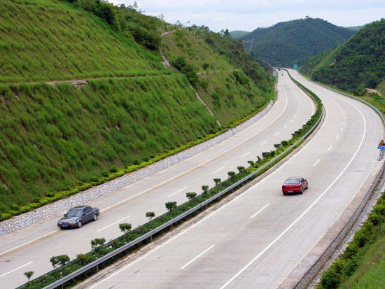点击查看详细信息标题：广西南宁某高速公路建设双向土工格栅的应用 阅读次数：3224