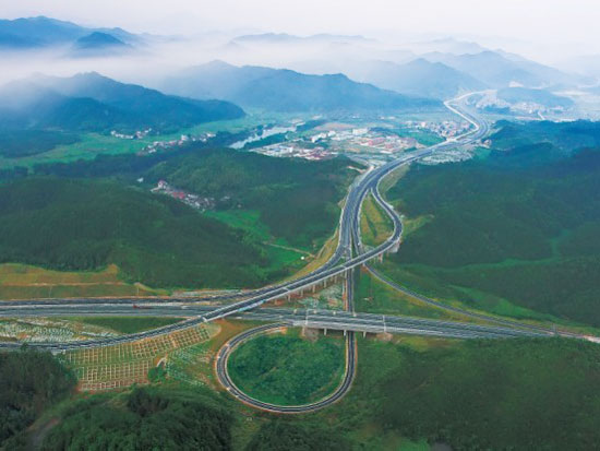 点击查看详细信息标题：双向塑料土工格栅在南昌某高速公路的应用 阅读次数：3399